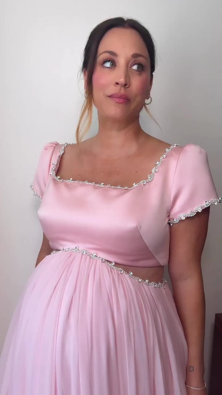 @kaleycuoco glowing in a Barbie bump custom gown by @csiriano and jewels by…