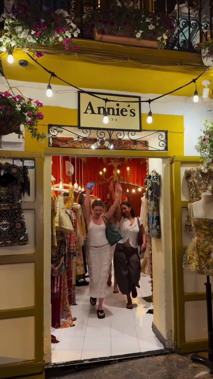 WE ❤️ U IBIZA! Summer happiness! The Ibiza shop is open for another 6 weeks…