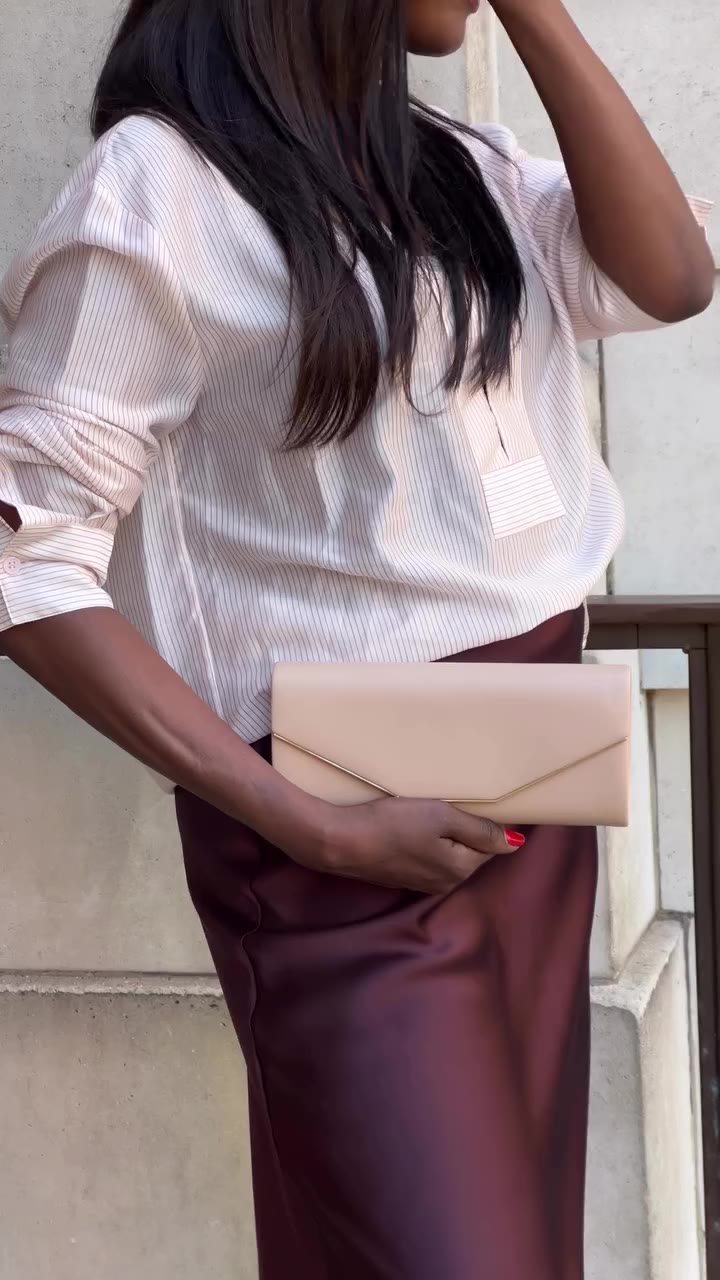 Meet the classics… Our Dove Clutch and Karrisa Slingback heels 🍂 Explore our…