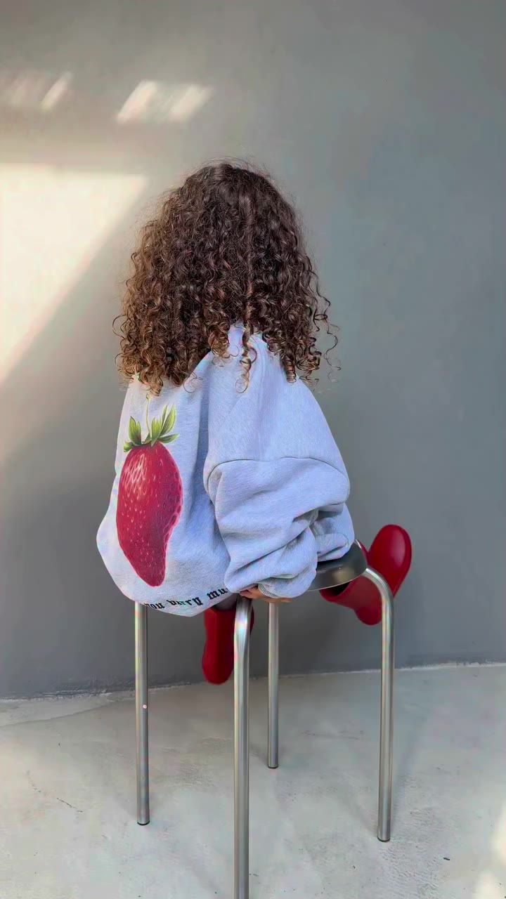 SAME SAME, BUT DIFFERENT 🤭🍓 Two weeks until our new drop! I’m bringing back…
