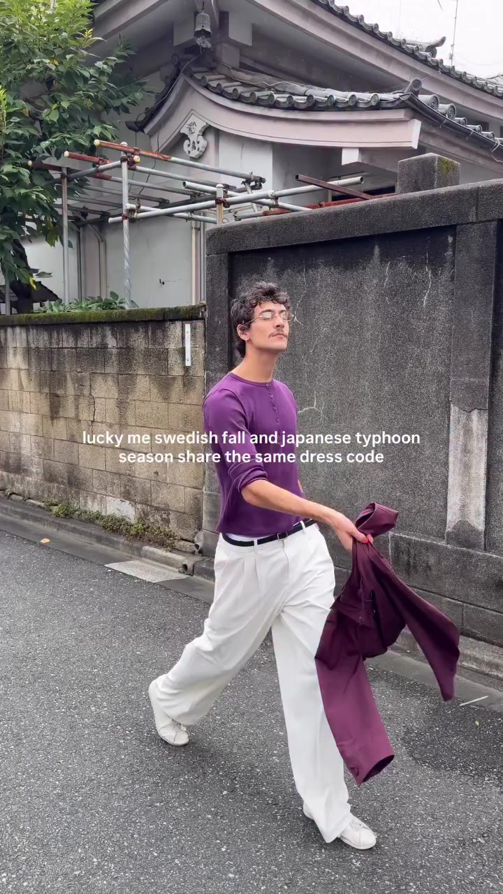 Reklam @uniqloeurope. Back to real life after the so-called never-ending…
