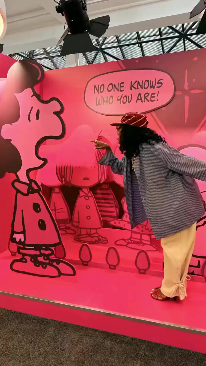NYFW, but make it a little more nostalgic! Snoopy took over New York &…