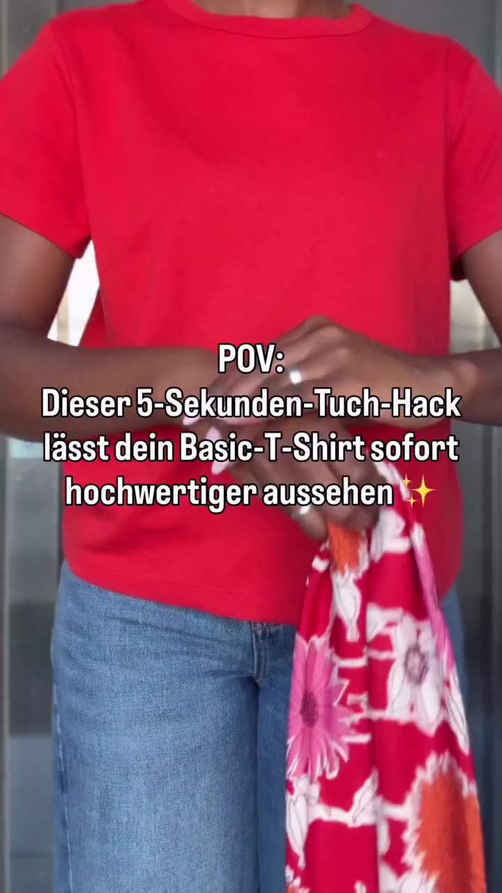 Ein Basic-T-Shirt, ein Halstuch und der Look wirkt direkt anders ✨ Mit diesem…