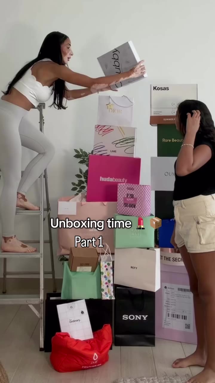 Unboxing best PR packages I received Part 1 @summerfridays @cliniquearabia…