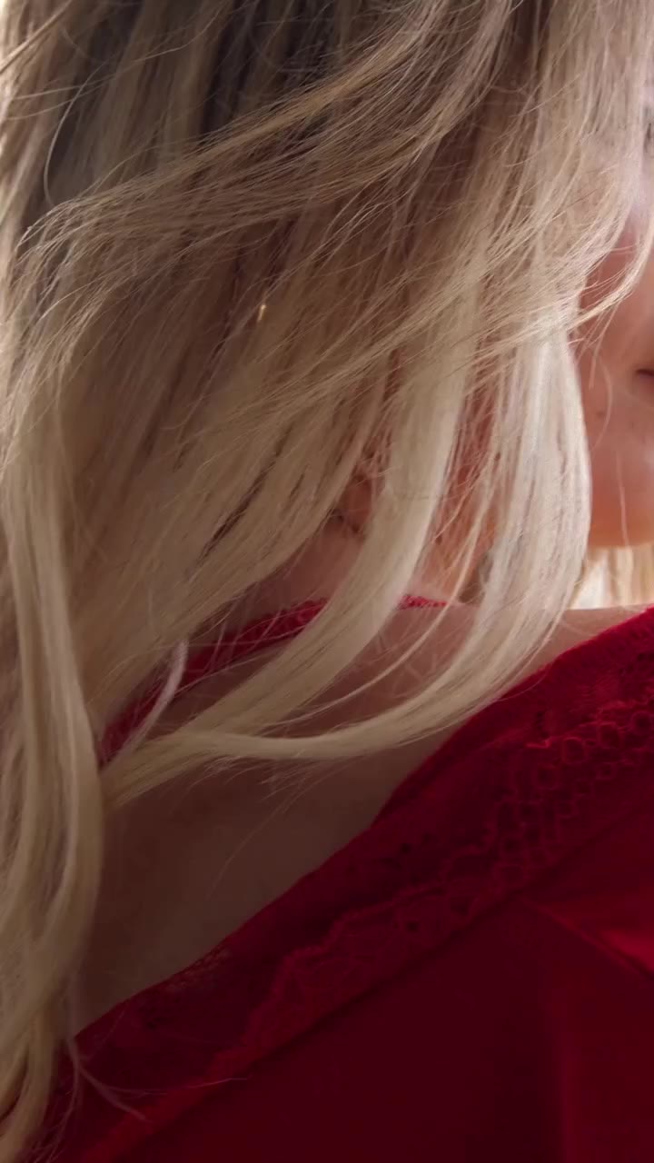 ❤️ Rojo en la piel. Rojo en el alma. Rojo en el corazón. Renatta en rojo es…