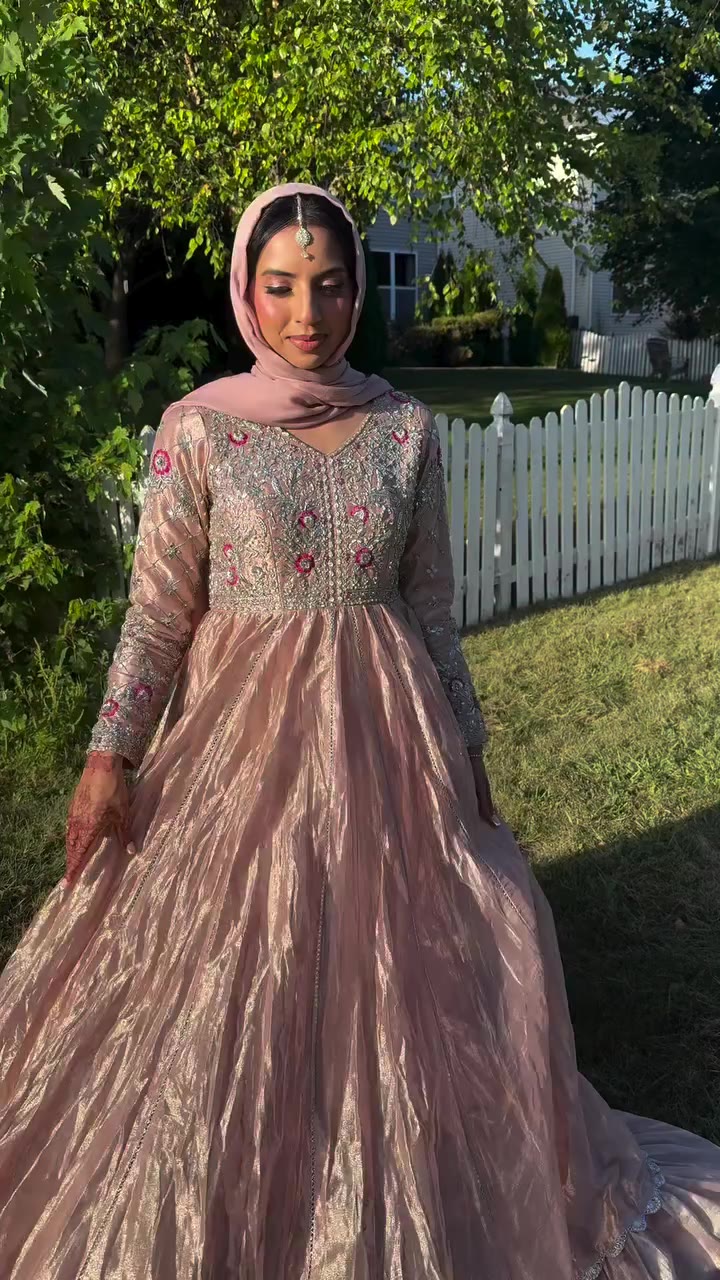 🎀 #desiwedding #pakistanstylelookbook #pakistaniwedding #indianwedding…