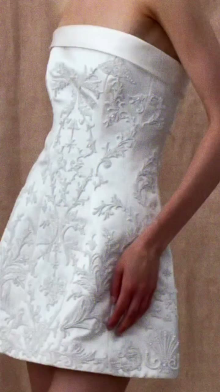 Cherished details 🪽 Discover our Fall bride capsule.