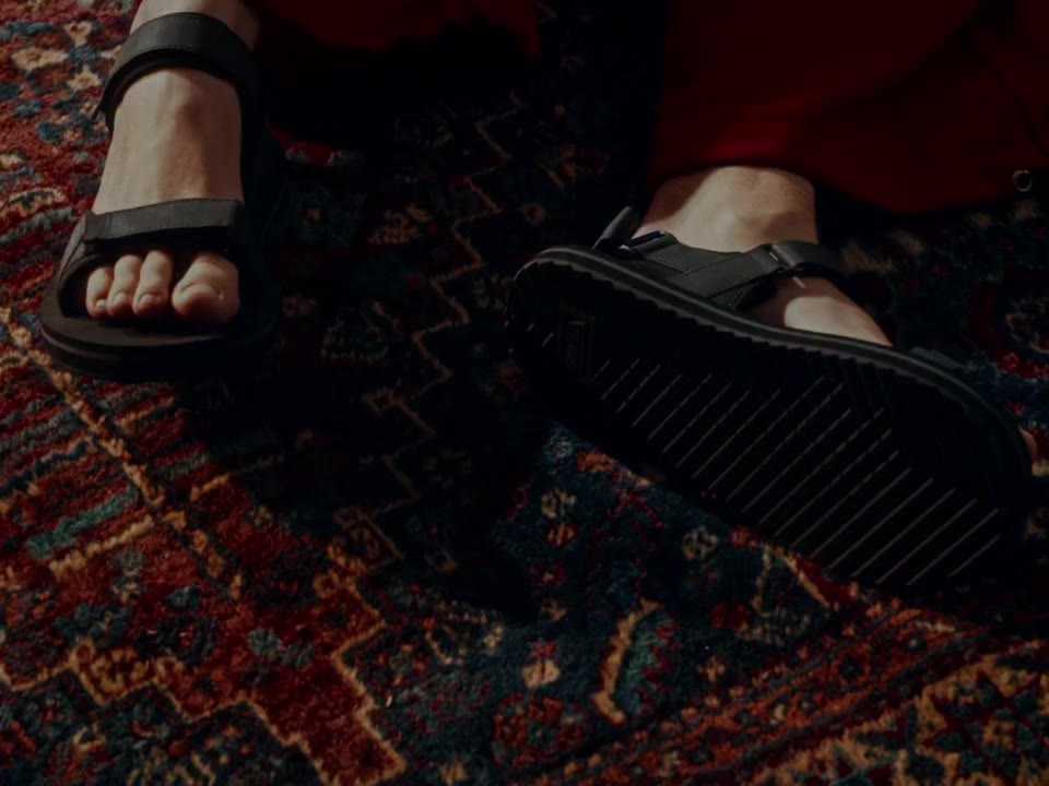 MADE BY HUMAN Segunda coleção HALT FEVER®. Em breve. Suplicou paz. A solidão…