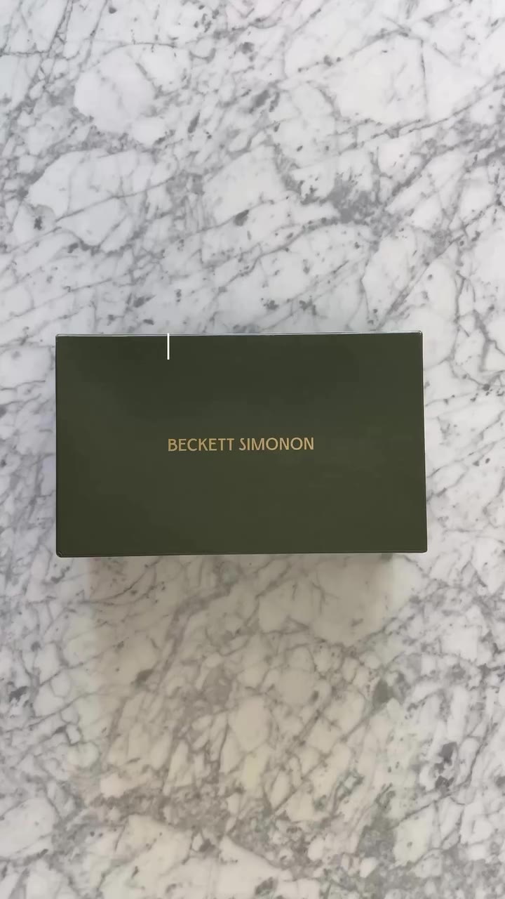Open the box and you’ll find a handwritten note inside. It’s a special touch…
