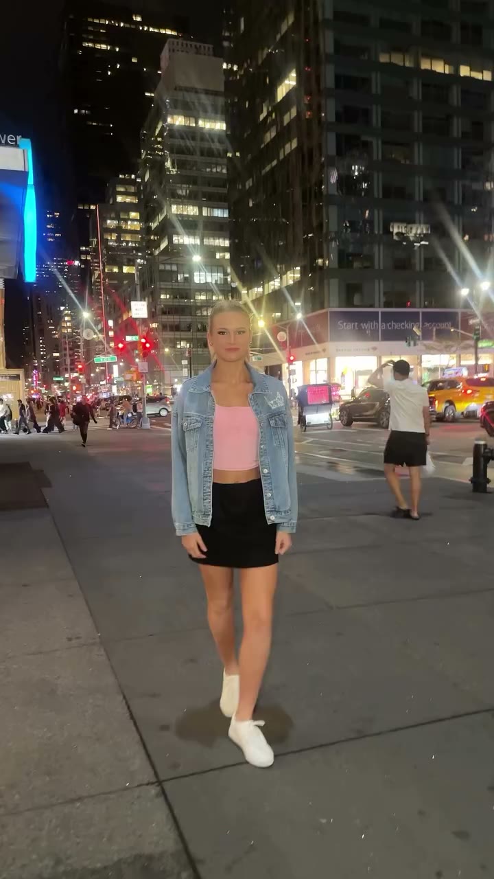 Don’t mind us, just dancing our way through the streets of NYC 🌃🕺🏼