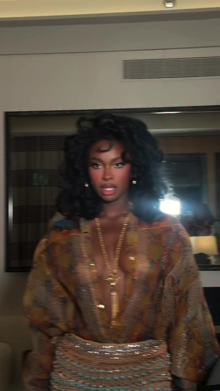 The Reismans: Coco for @laquan_smith SS27 NYFW in Laquan @alexisbittar…