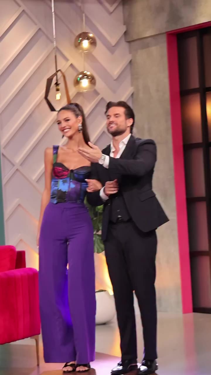 @claravegasgoetz se luce como host invitada de @hoydia en @telemundo…