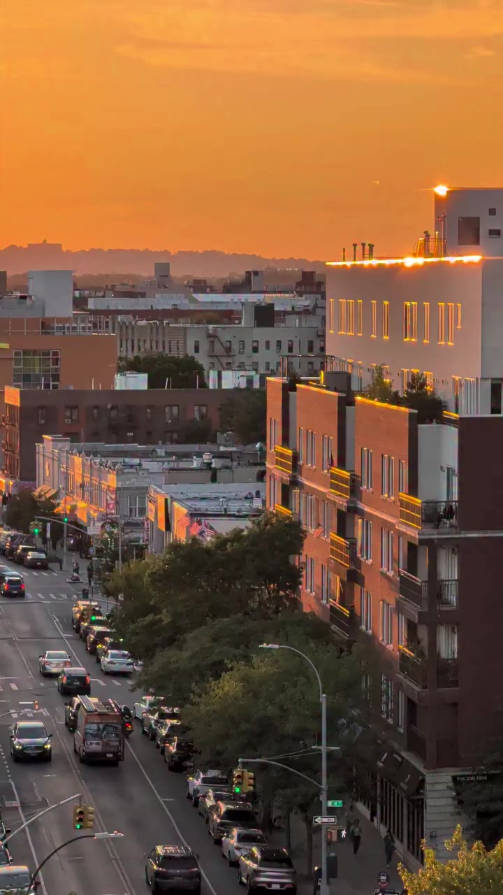 Golden hour over New York 🌇