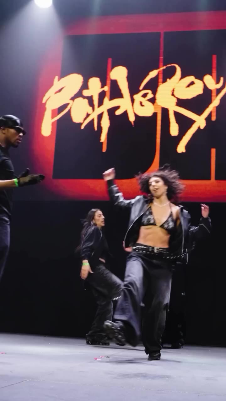 this partner section from @michaelbxrt …. we’re OBSESSED 😍🖤⛓️‍💥 🎥…