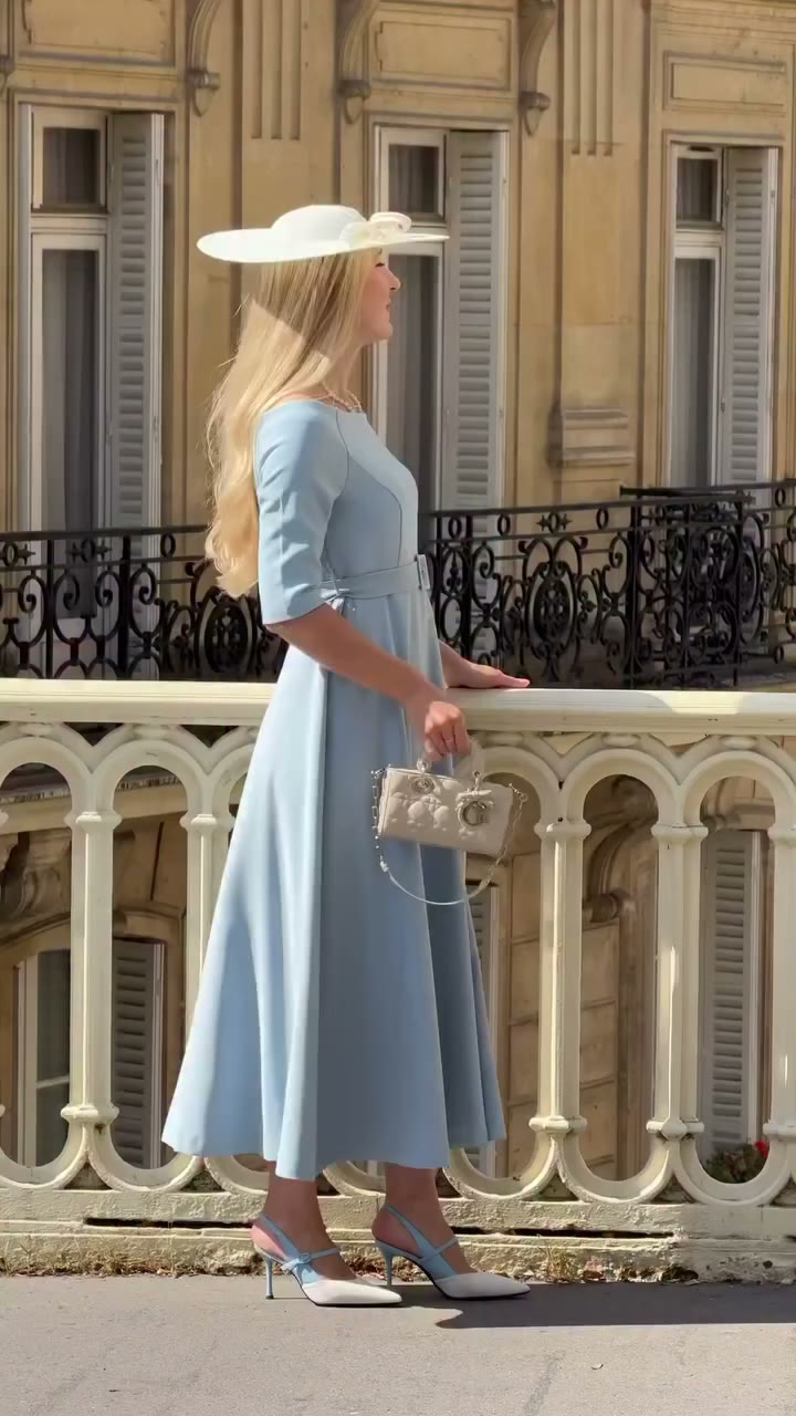 Baby blue for elegant outfits. 🩵 cr: rullier.maryna #COSYISLAND #heels