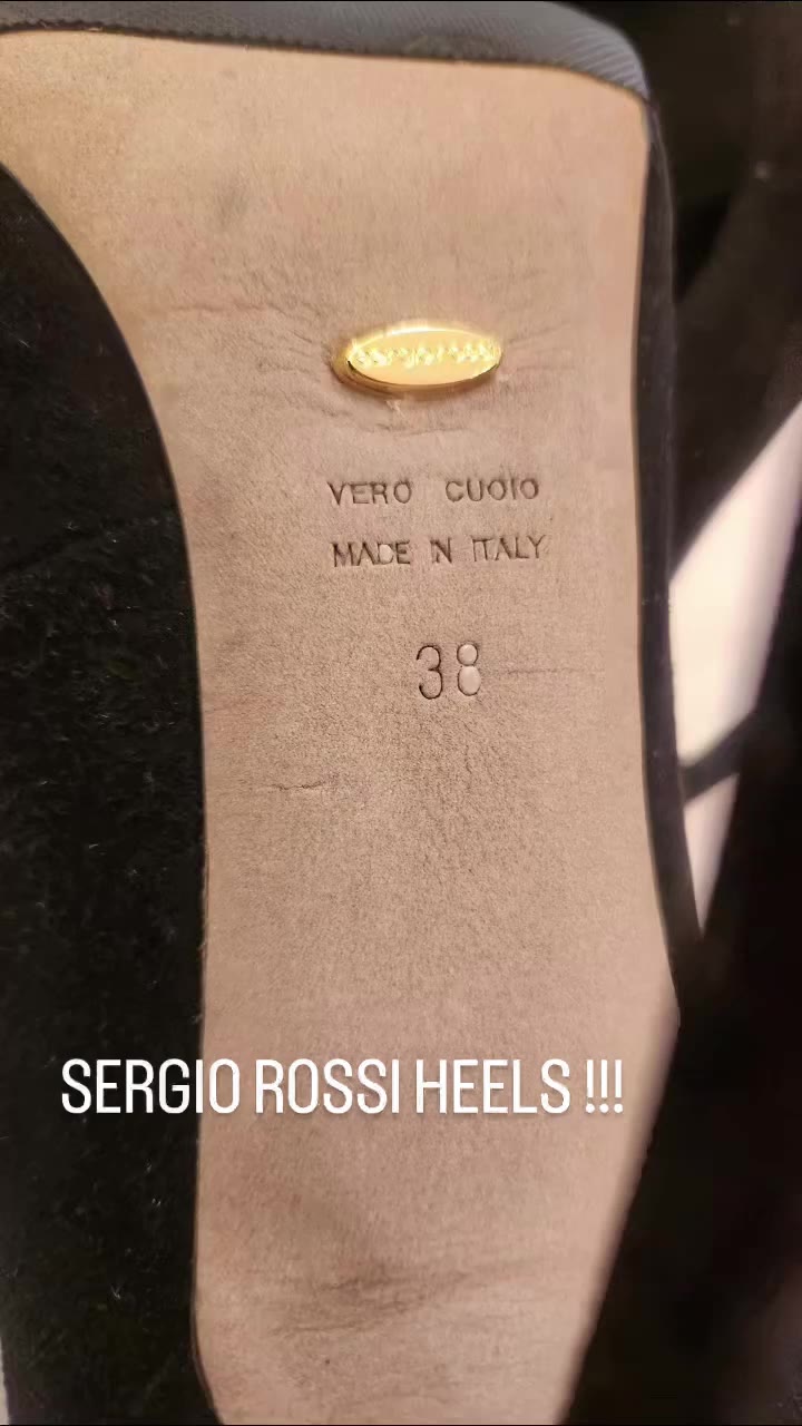 Beautiful Sergio Rossi suede heels.... #thetangovintage