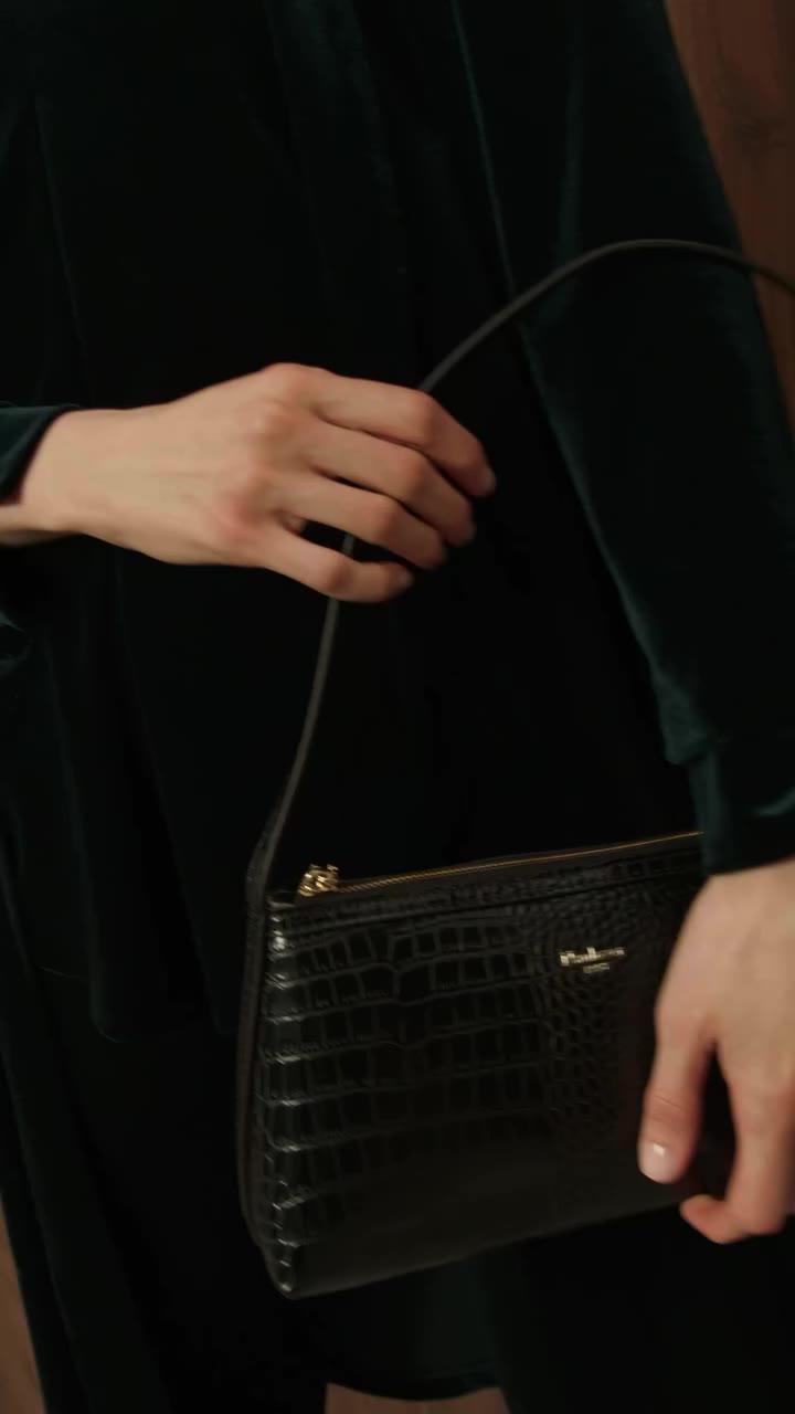 Baguette, nuestro bolso icónico🖤✨ Un imprescindible de Naulover que vuelve…