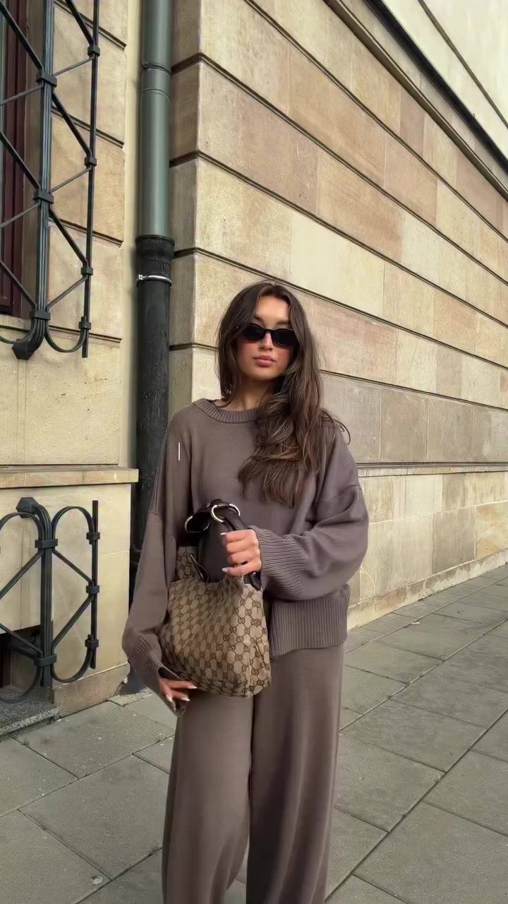 Days like these. Favourite moments. Taupe, of course 🤍