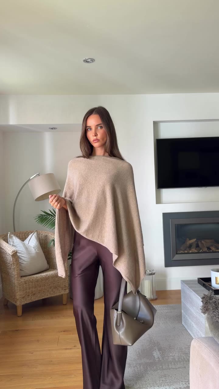 Silk trousers and knitwear is an autumn look I’ll always love 🤎🍂 - - Style…