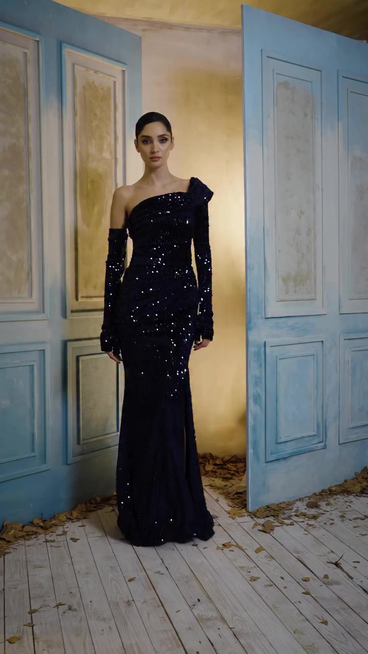 Effortless glamour for every elevated moment. 🖤 «Aurea» brings high-fashion…