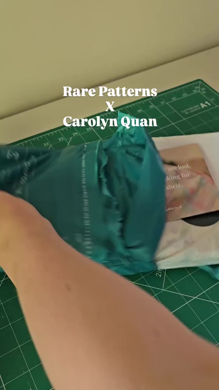 This fabric was a dream to sew 🌸 @rarepatterns fabric in collaboration with…