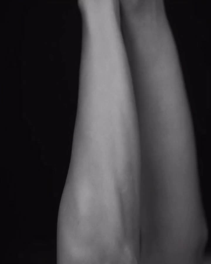 INLAE, in motion. Mother of pearl. Light. Structure. The beauty of movement…