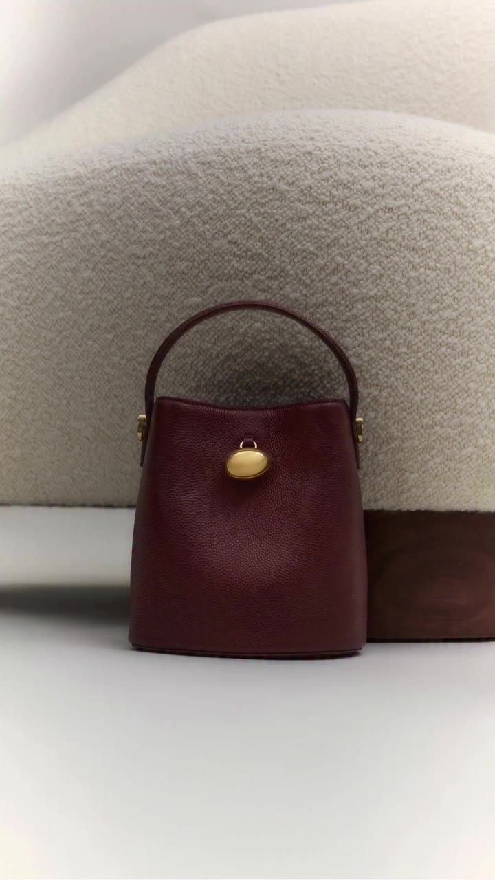 Meet the FW26 colour palette: quiet strength in shades of warmth, depth and…