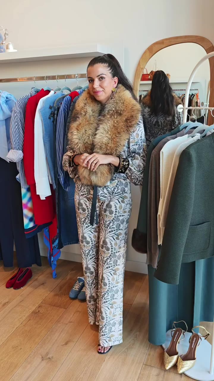 Hoy Laura nos muestra uno de los looks más bonitos para algún evento otoñal…