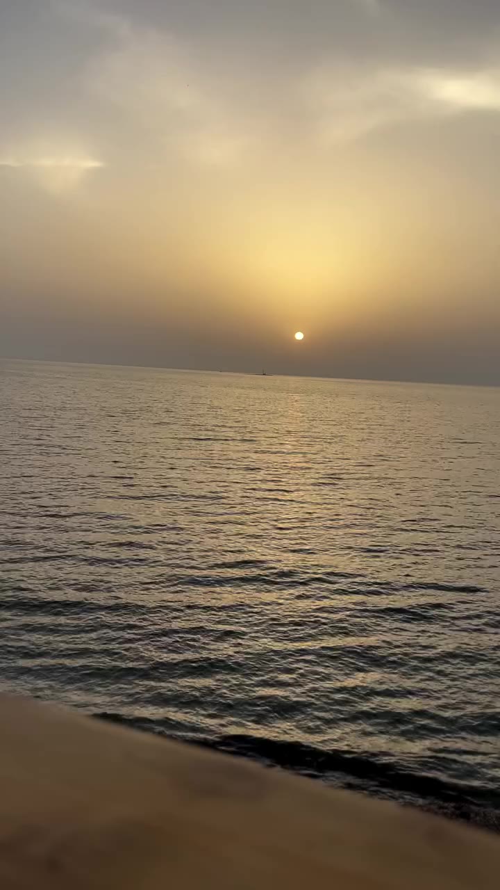 pov: you finally feel at peace 🤍 #goldenhour #italia
