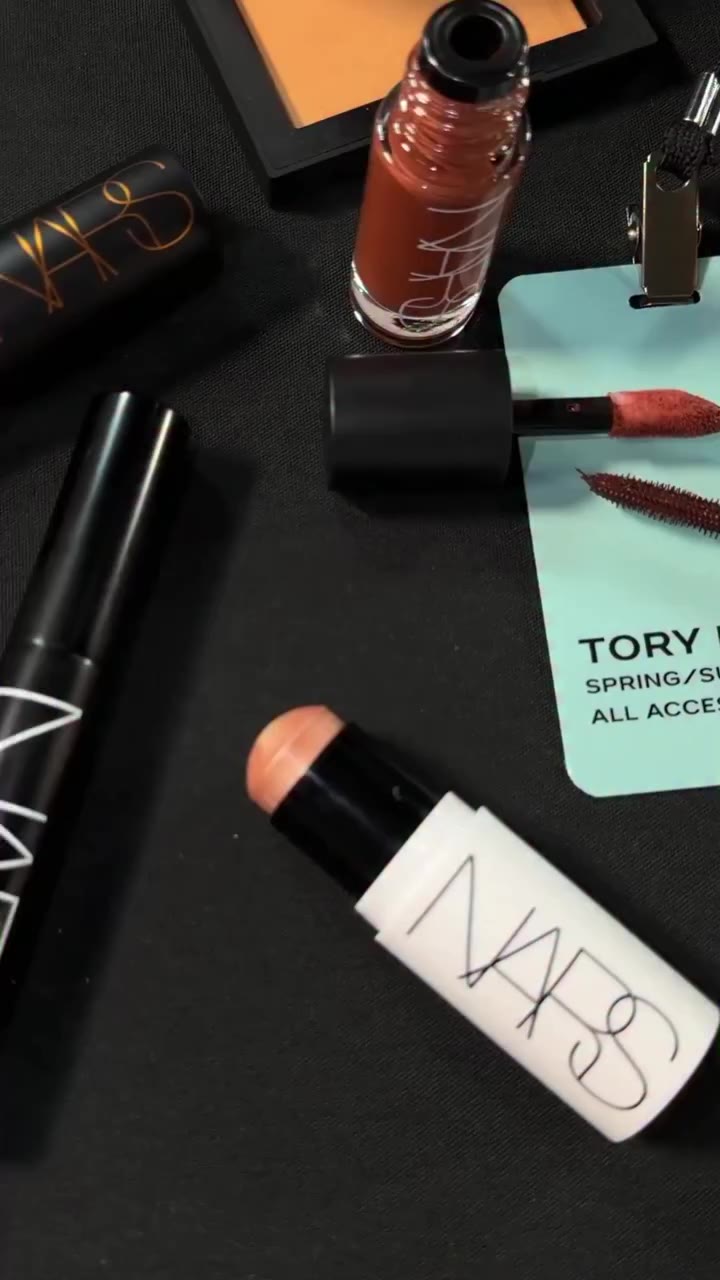 Backstage to runway. NARS spotted behind the scenes at NYFW @toryburch SS27. 🖤