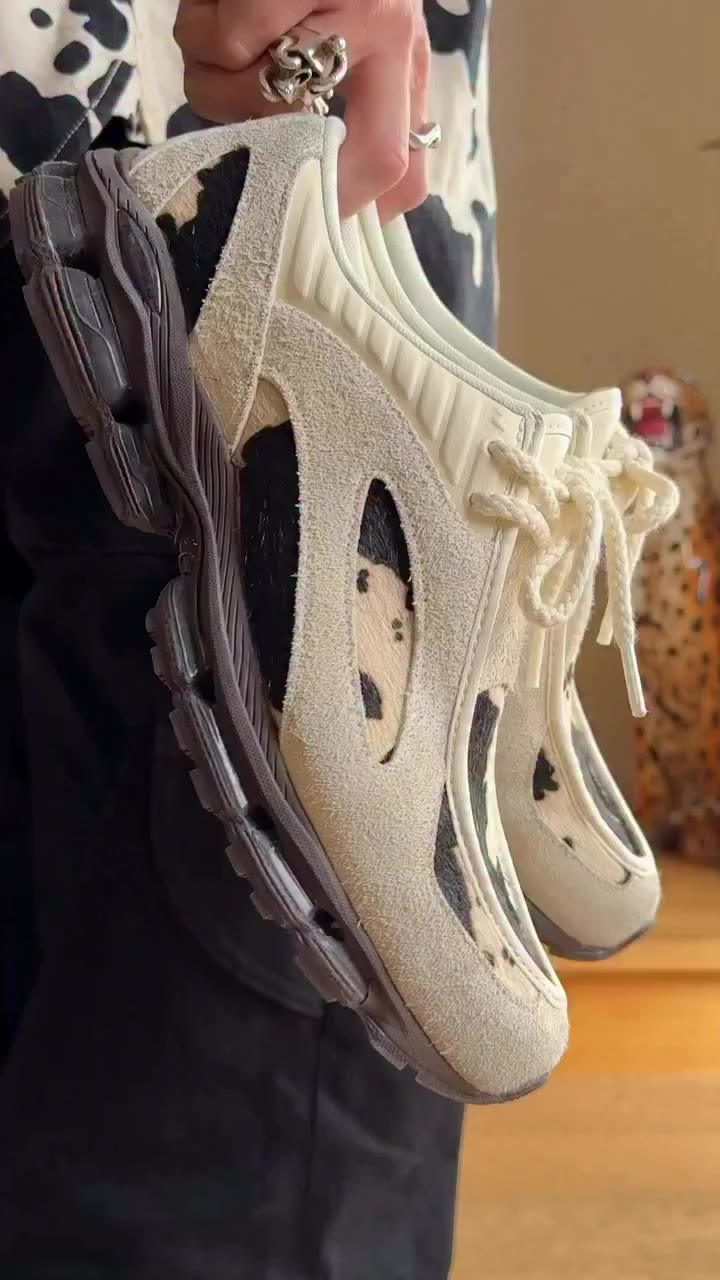 🐮 🐮 🐮 🎥: @lucasblackman #therotation #nbsonly #cow #newbalance #rotationCHI