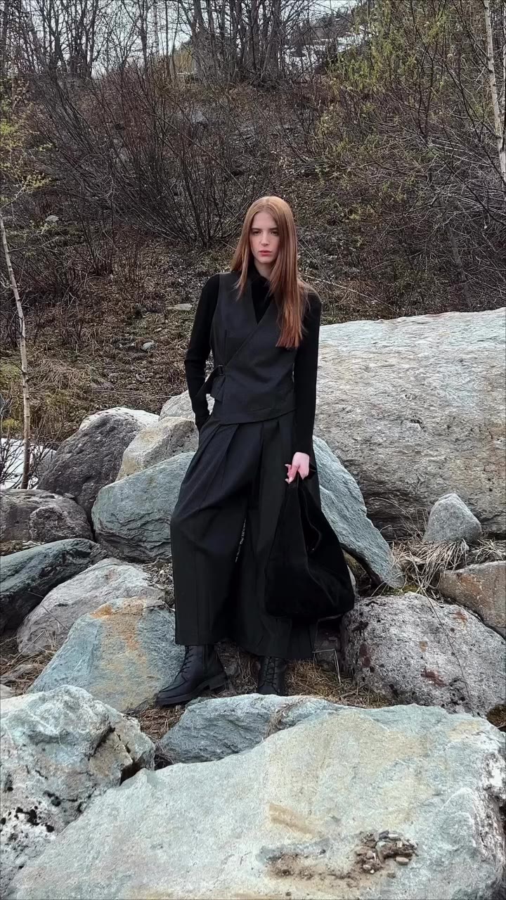 GREY SET A tonal silhouette built around the LOZAN-I vest & LUTH trousers. …