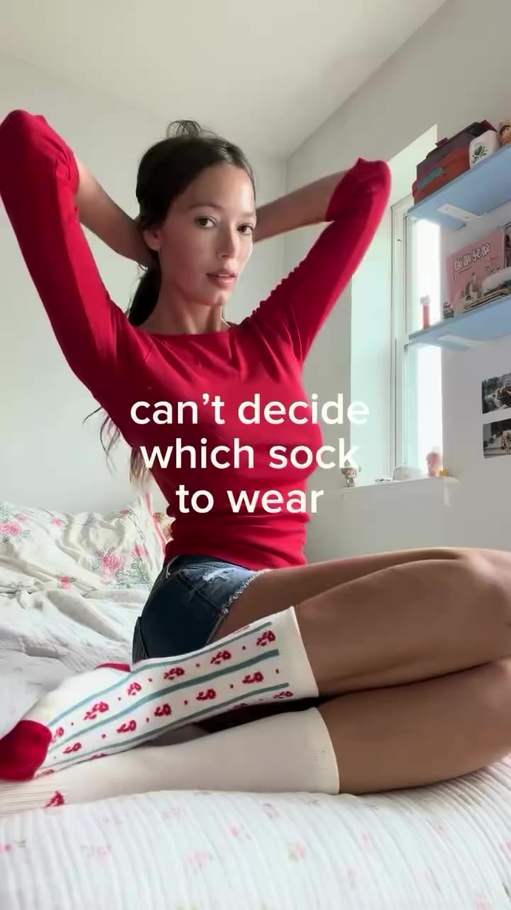 which 🧦🧶?
