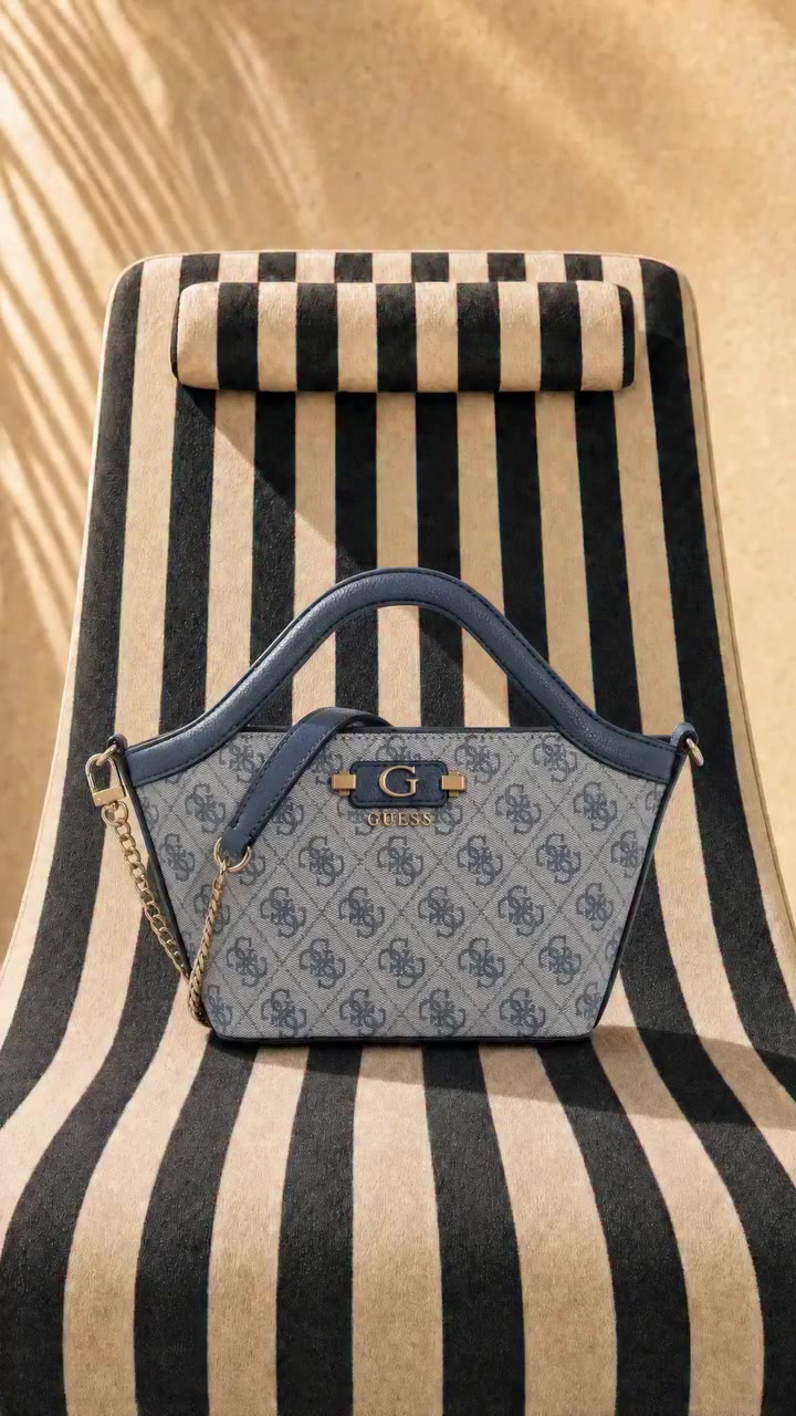 Hot days call for the right bag. #GUESSHandbags