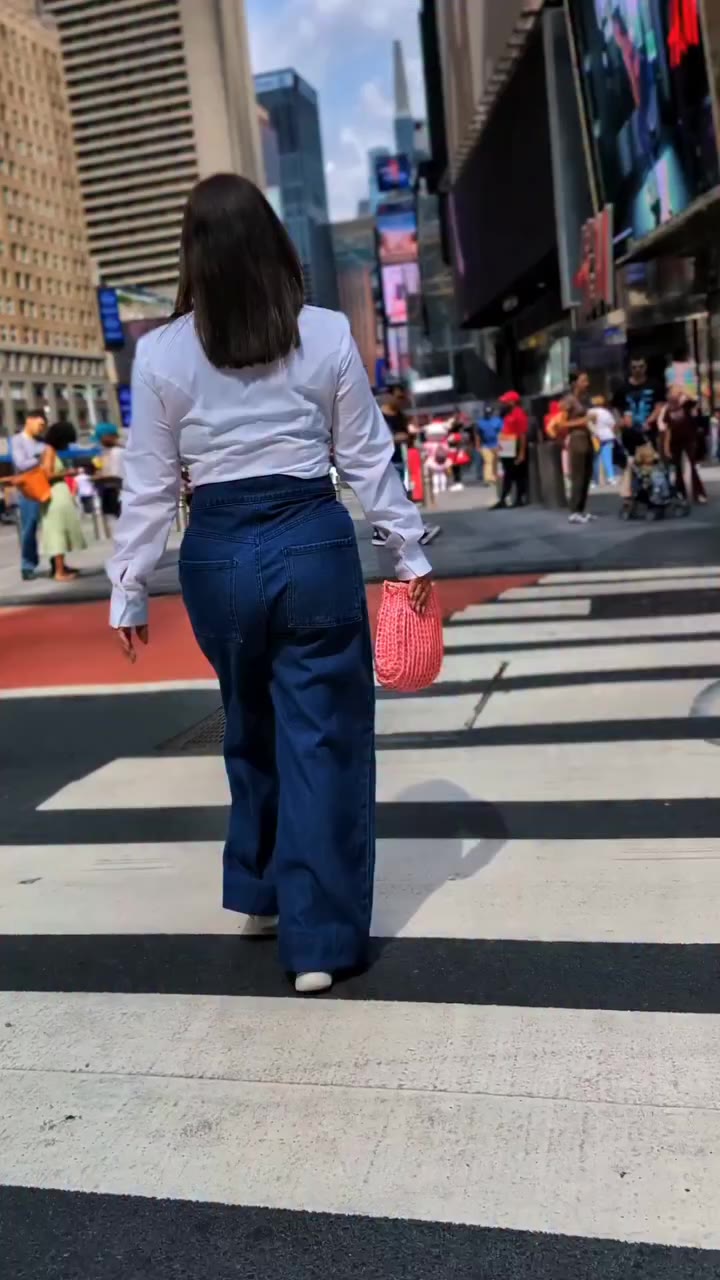 Walking and walking - NY Todos recorremos Manhattan caminando o en tren. Ropa…
