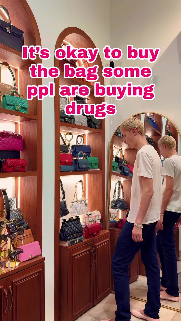 It’s okay to buy the bag some people are buying drugs 💅🏻 #oldthebest…