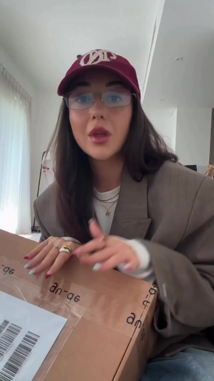 Autumn bag unlocked @gu_de_official • #Unboxing #bag #autumnstyle #styleinspo…