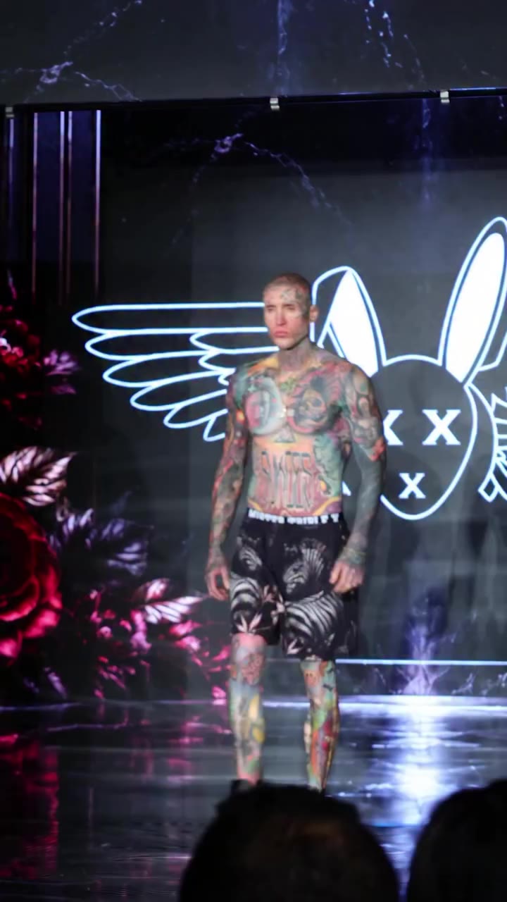 Confidence is everything. He knows it 🌟 NYFW ’27 📹 @xavier_bustillos