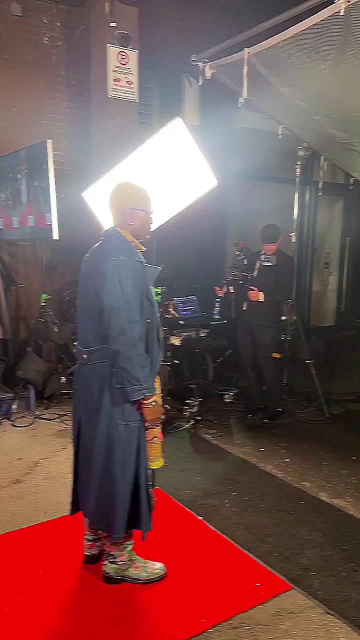 The assignment was “MAXIMUM DRAMA” for Fashion The Ones, a little red carpet…