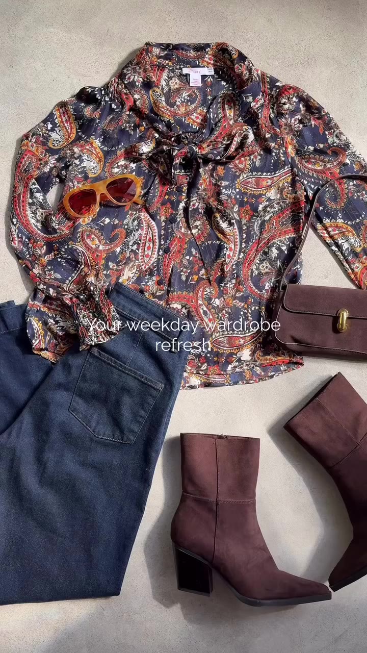 A little weekday outfit inspiration, coming your way. Two blouses, two easy…