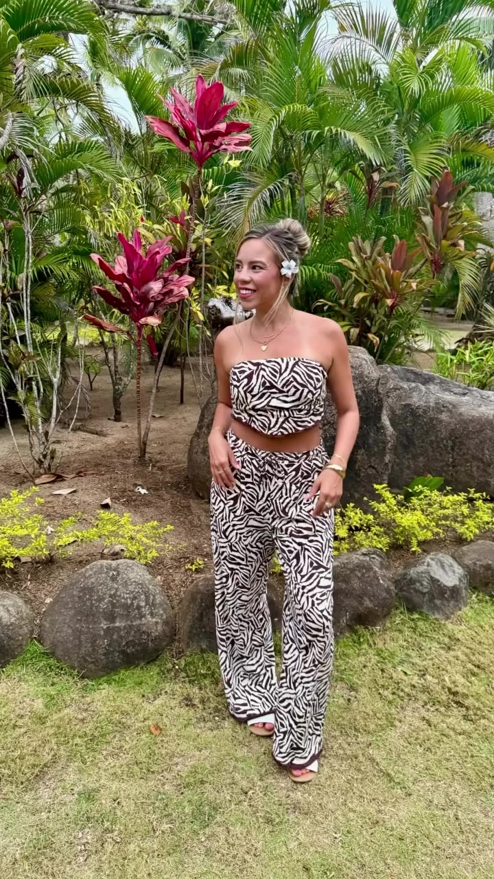 Annie looking absolutely FIERCE 🦓 in our Habitual set !! So many fun🤩…