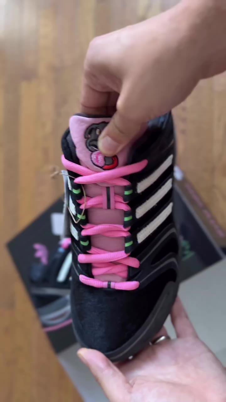 Yes, this Adidas collab from @unheardofbrand has a built-in squeaker on the…