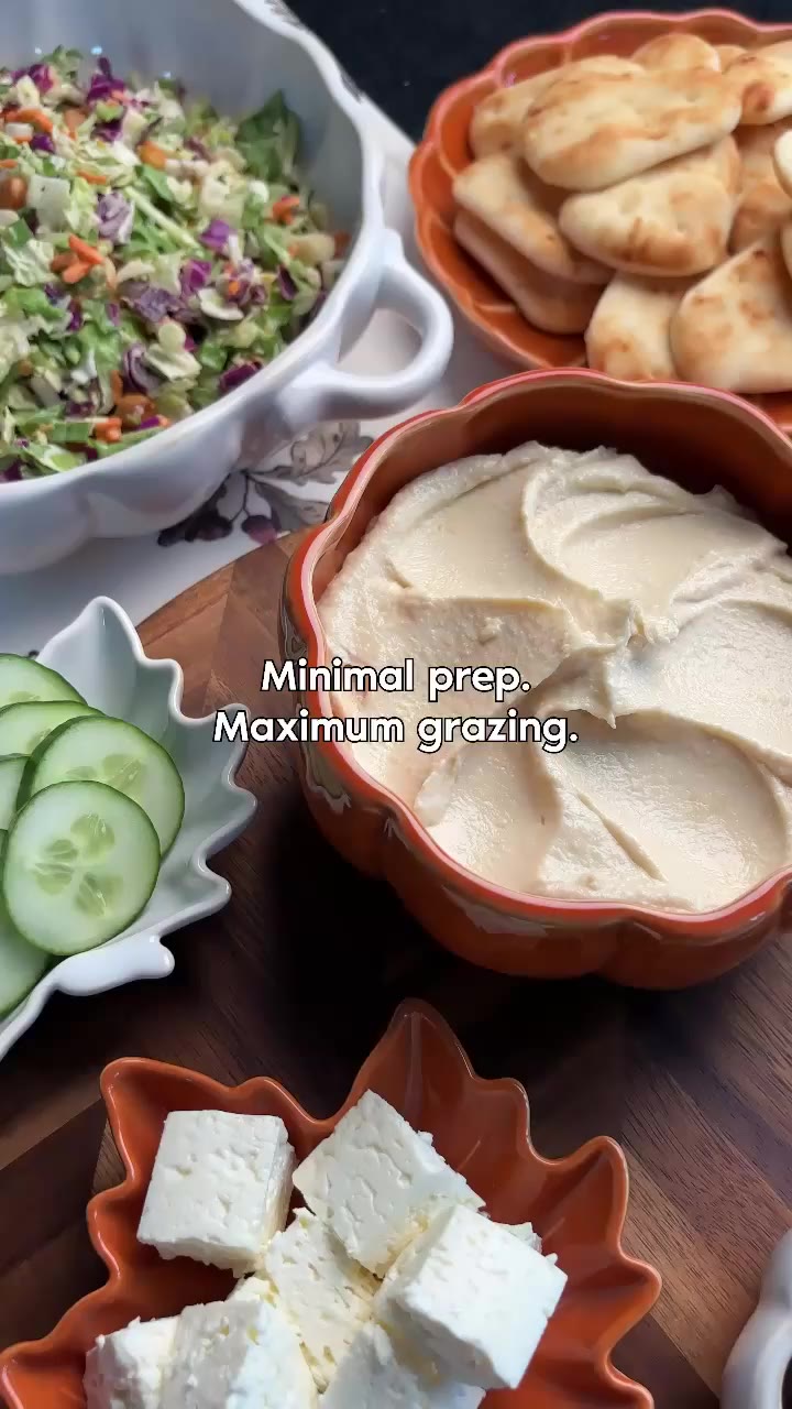 Fall plans: gather, graze, repeat. This easy, 10-minute Hummus Snacking Board…