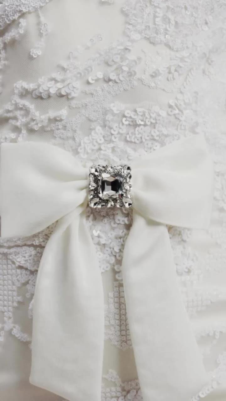 A modern wardrobe for the wedding, and every moment around it.​ ​ Discover the…