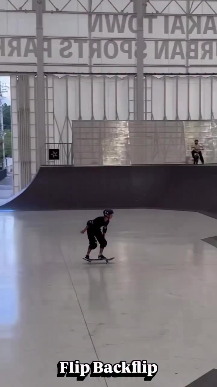 Talk about a wild bag of tricks!! @ruku.inui at @sakaimachi_urbansportspark…