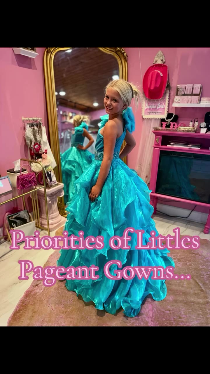 Just a girl with her priorities straight… 💁‍♀️✨ Because if the dress doesn’t…