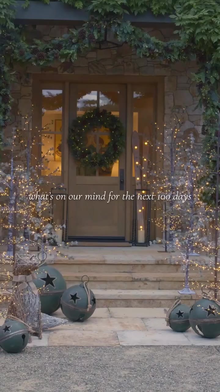 Start the countdown 🎄 Christmas is 100 days away! The holiday magic has…