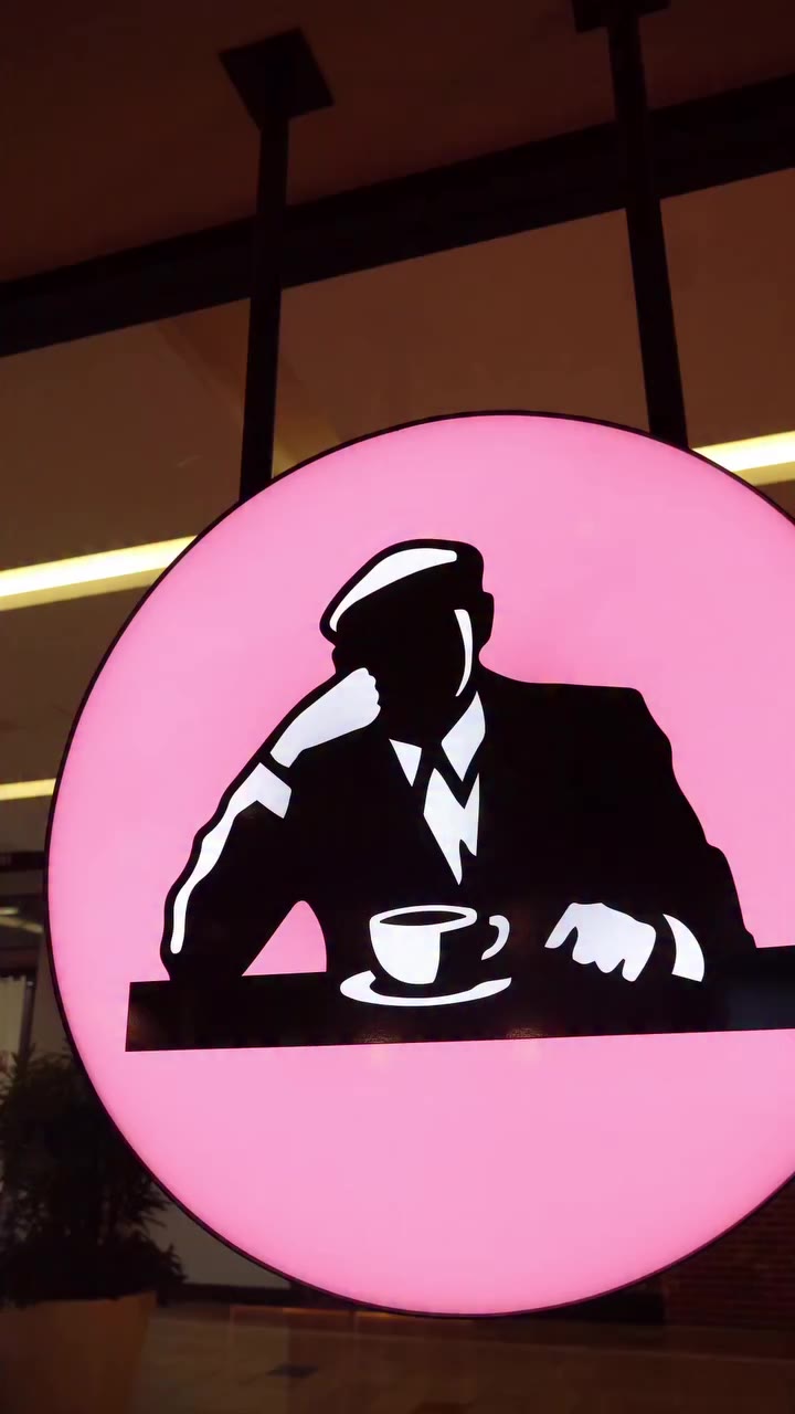 @joeandthejuice has arrived. 🩷 Experience the signature fresh juices, coffee…