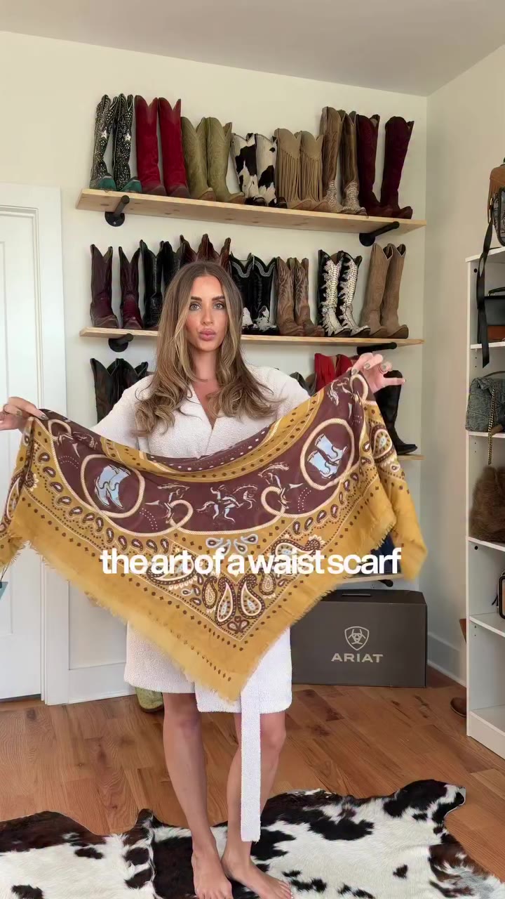 Scarfs are underrated 🤏🏼 loving the western details on this…