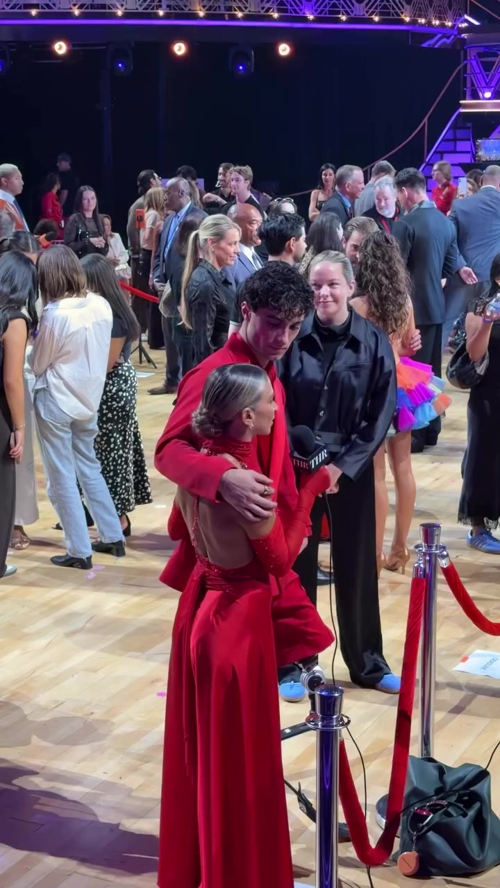 I’m okay, I promise. #dwts